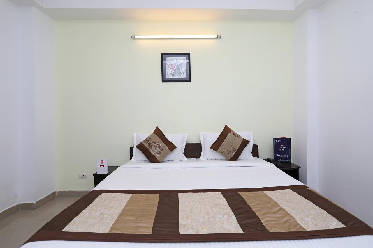Oyo 11392 The Hotel Grand Hospitality Noida Exterior foto